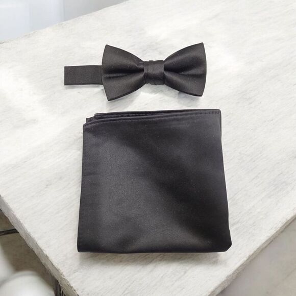 BOYS LARR BRIO SATIN BLACK BOW TIE AND POCKET SQUARE SET. - Picture 1 of 3